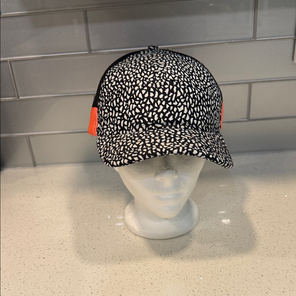 Lululemon Black and White ball cap